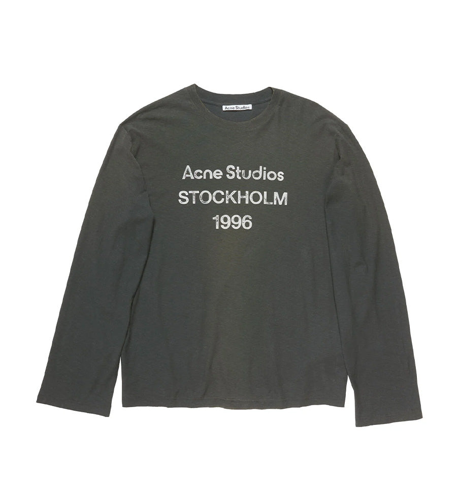 Acne Studios 1996 ロゴ ロングスリーブ Tシャツ Acne Studios 1996 LOGO LONGSLEEVE T-SHIRT – THE GALLERY BOX